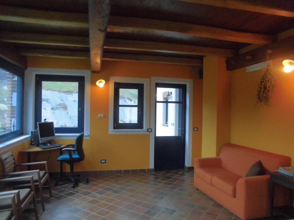 Agriturismo Bio-Ecologico Sant'Isidoro Roccaforte Mondovi ภายนอก รูปภาพ