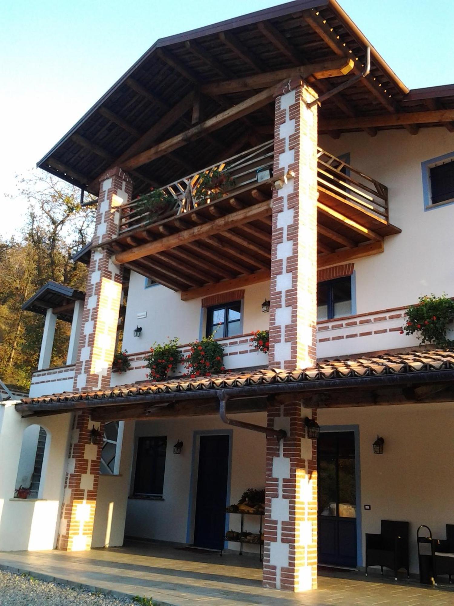 Agriturismo Bio-Ecologico Sant'Isidoro Roccaforte Mondovi ภายนอก รูปภาพ