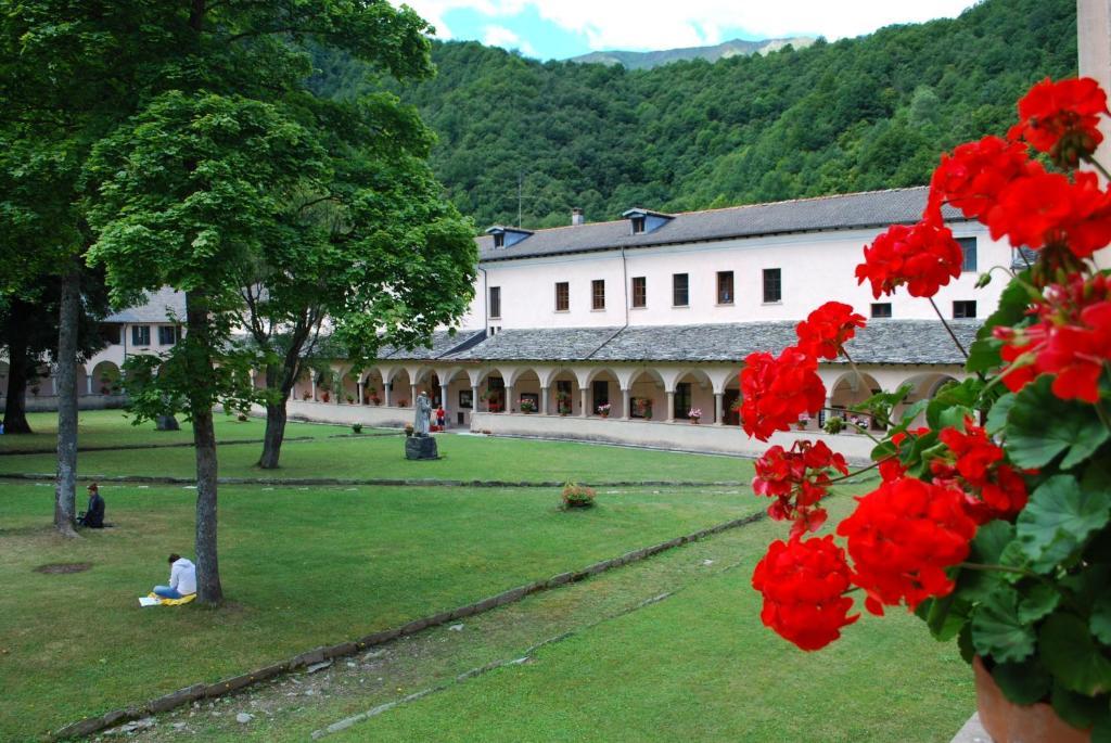 Agriturismo Bio-Ecologico Sant'Isidoro Roccaforte Mondovi ภายนอก รูปภาพ